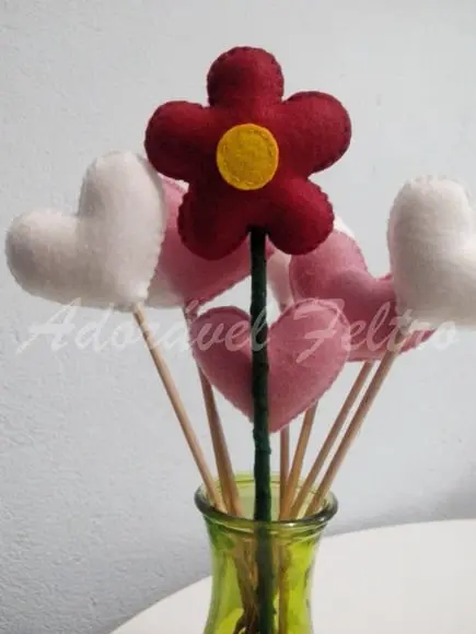 Flor em Feltro no Palito