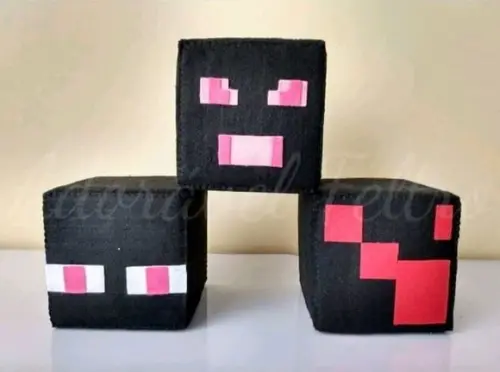 Kit 2 Personagens - Minecraft - Cubos em Feltro 12 cm