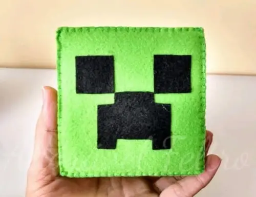 Kit 2 Personagens - Minecraft - Cubos em Feltro 12 cm