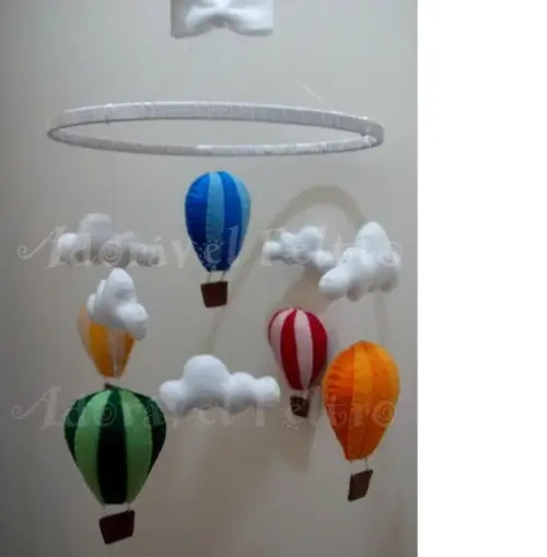 Lindo Móbile Balões e Nuvens (Aro 25cm)