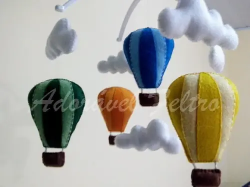 Móbile Giratório Musical Balões e Nuvens+Suporte