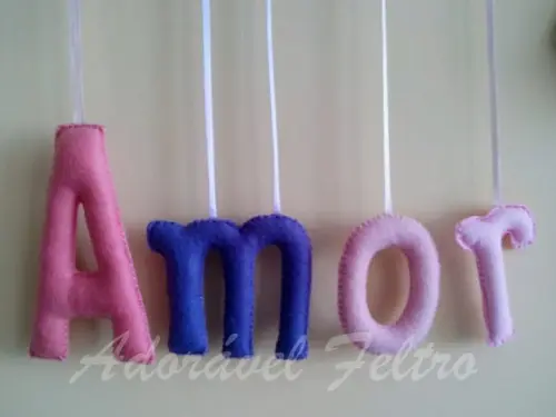 Móbile Letras no Galho