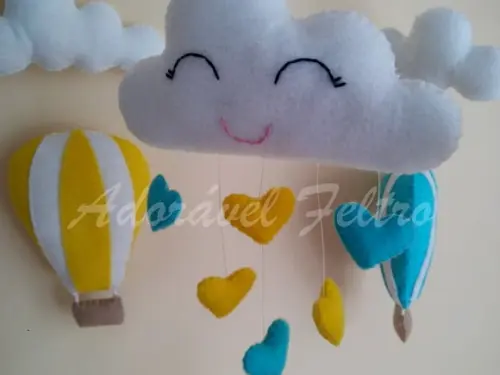 Móbile Musical Balões e Nuvens + Suporte