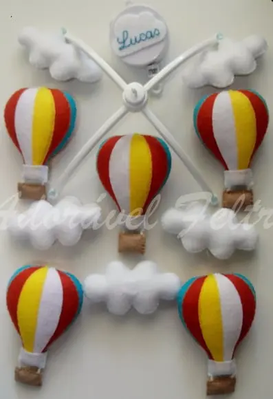 Móbile Musical Balões e Nuvens+Suporte