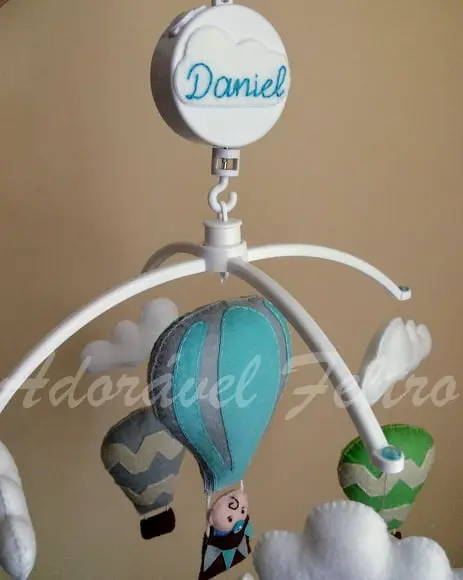 Móbile Musical Balões,Nuvens e Bebê Daniel