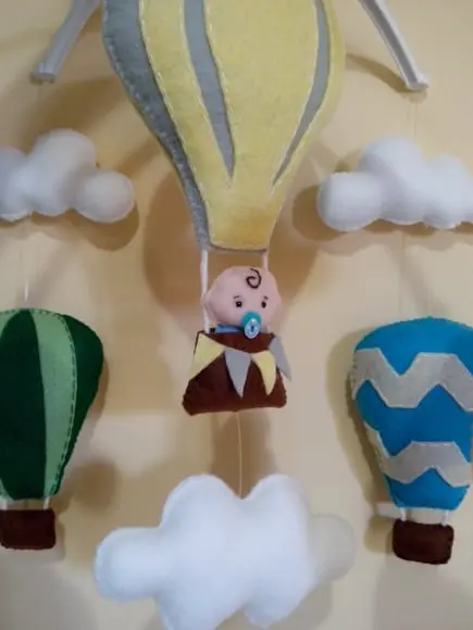 Móbile Musical Balões,Nuvens e Bebê+Suporte