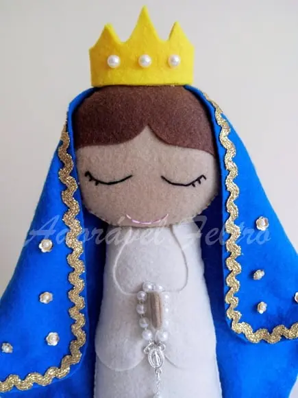 Nossa Sra. Aparecida em feltro-25cm