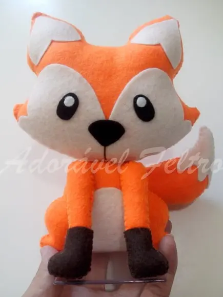 Raposa em Feltro - 23cm