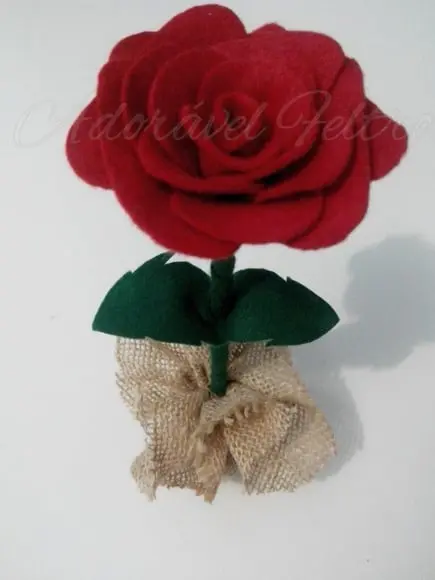 Rosa em Feltro (pequeno Príncipe)