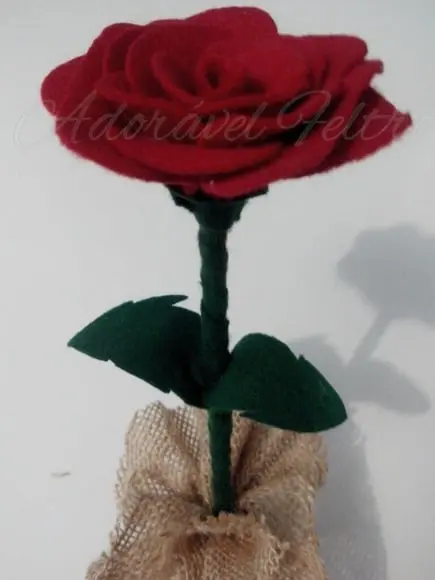 Rosa em Feltro (pequeno Príncipe)
