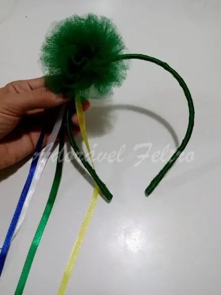 Kit 3 Tiaras Pom Pom e fitas Cores do Brasil