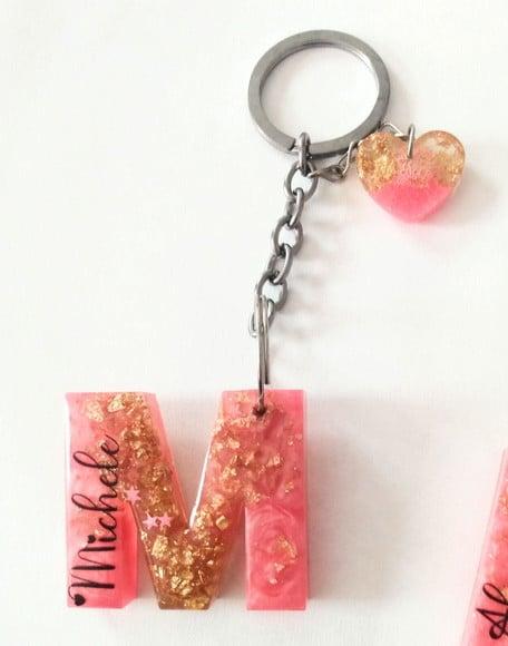 Chaveiro de Resina Letra Totalmente Personalizada