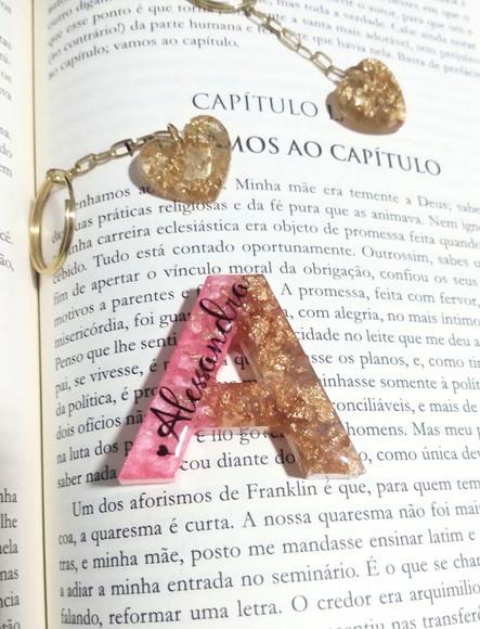 Chaveiro de Resina Letra Totalmente Personalizada