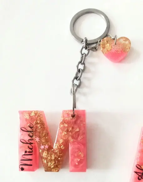 Chaveiro de Resina Letra Personalizada com Nome