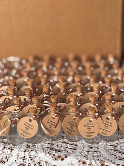 50 Garrafinhas de Vidro 20 ml - Lembrancinha para Casamento