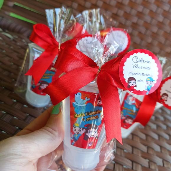Alcool gel personalizado Lucas neto