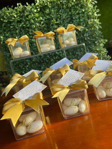 Caixinha Acrílica 5 com Amêndoas- Lembrancinha Casamento