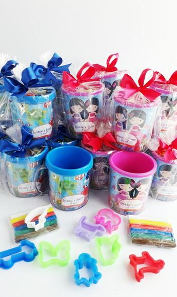 Caneca Acrilica com Massinha - Lembrancinha Infantil