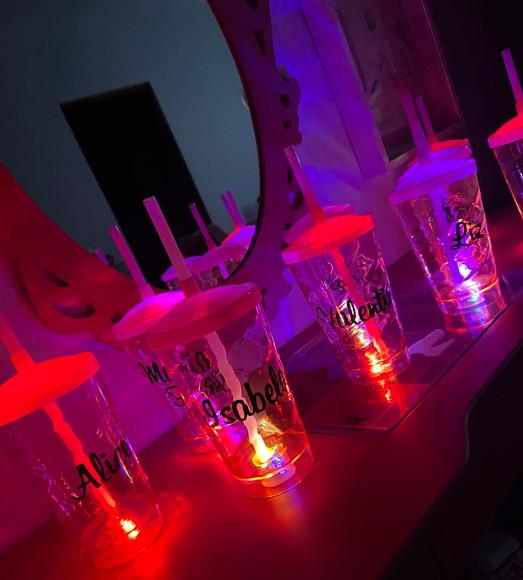 Copos com Tampa e Canudo500 ml com Led - Copos Personalizado