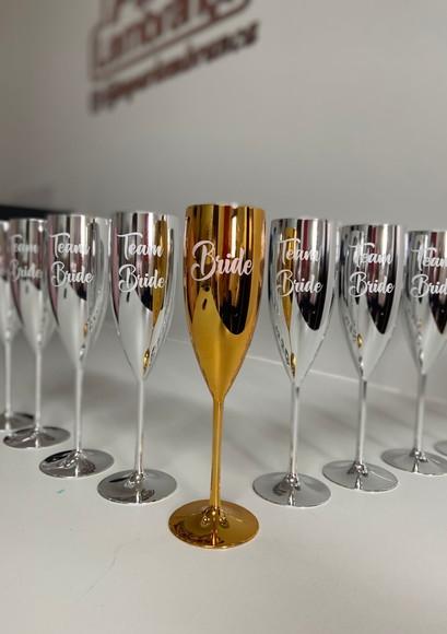 Taça Dourada Metalizada