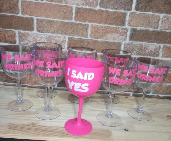 Taça Gin I Said Yes e We Said Drinks