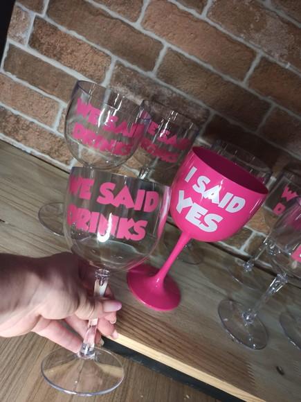 Taça Gin I Said Yes e We Said Drinks