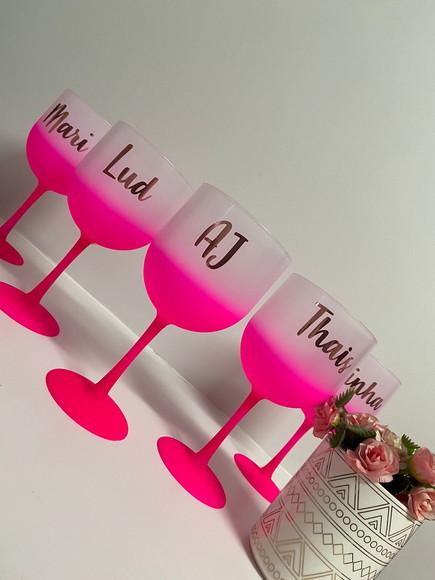 Taça Gin Personalizada com Nomes Individuais