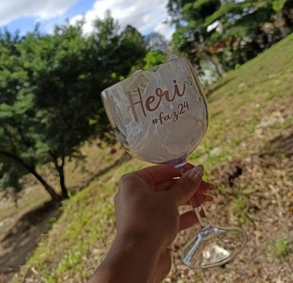 Taça Gin Transparente com Escrita Rose Gold