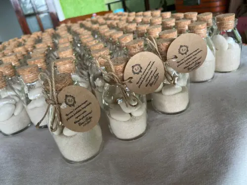 30 Garrafinhas de Vidro 60 ml com Tag Rústica- Lembrancinha