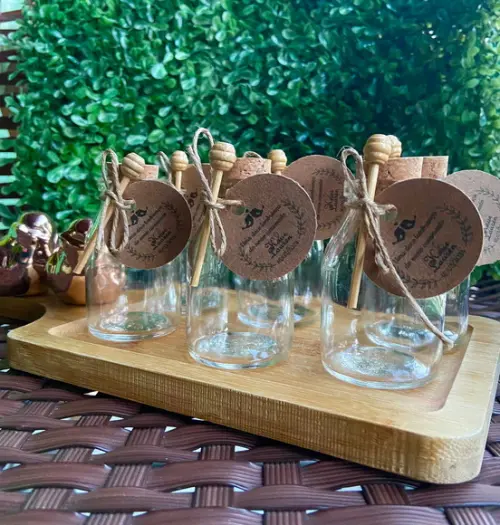 30 Garrafinhas de Vidro 60 ml com Tag Rústica- Lembrancinha