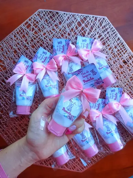 Bisnaga com Creme Hidratante - Lembrancinha Chá de Lingerie