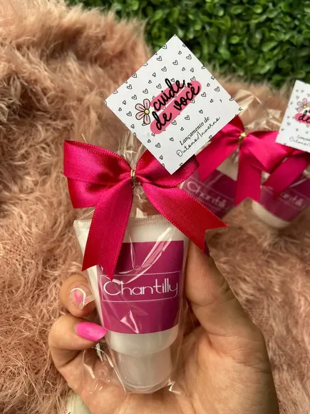 Brinde Outubro Rosa Hidratante com a Logo da Empresa