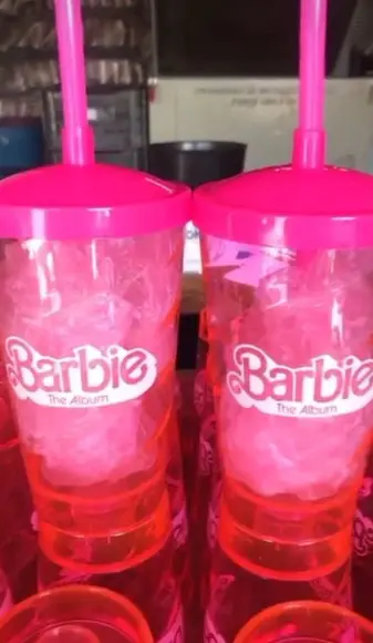 Copo Twister com Tampa e Canudo- Barbie