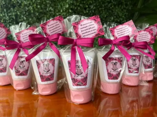 Lembrancinha de Creme Hidratante para Chá de Lingerie