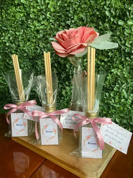 Lembrancinha Kit Álcool Gel e Aromatizador de Ambiente 30ml