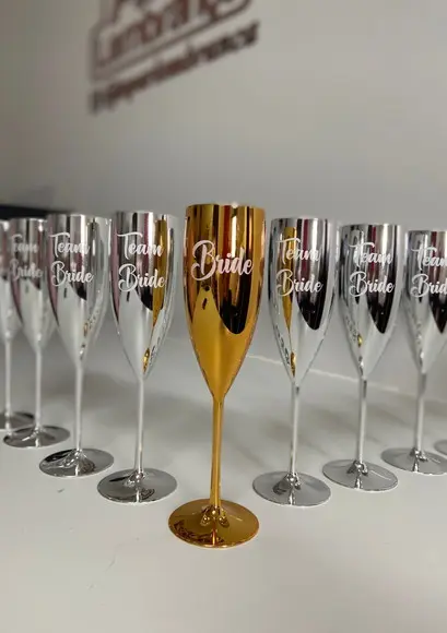 Taça Dourada Metalizada