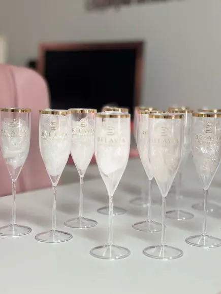 Taça Espumante com Borda Metalizada- Mimo para Clientes