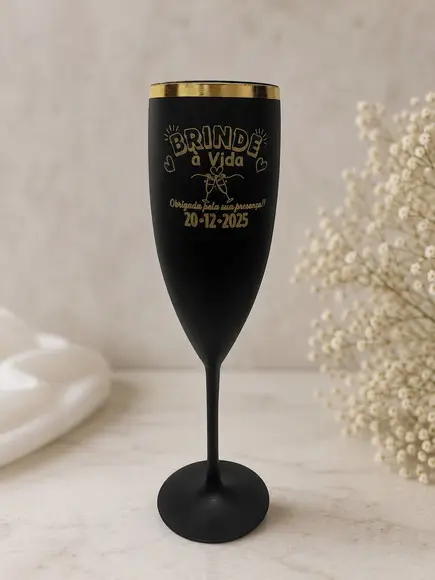 Taça Espumante com Borda Metalizada