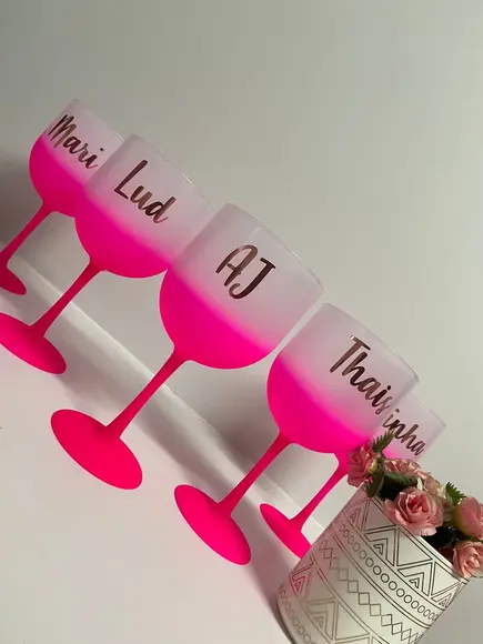 Taça Gin Personalizada com Nomes Individuais