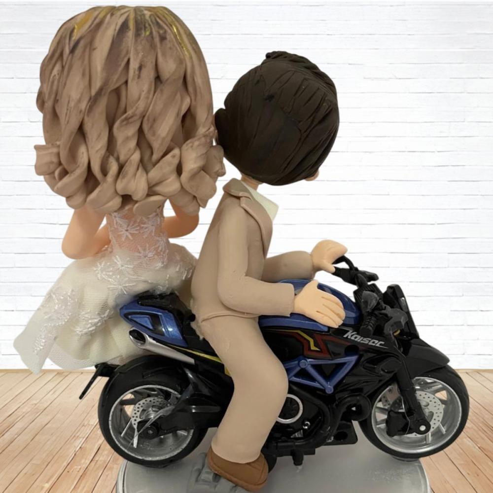 Topo de Bolo Casamento Personalizado em Biscuit Familia, Estilo F