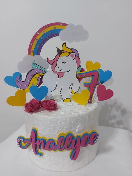 Topo de Bolo Unicórnio em Scrap