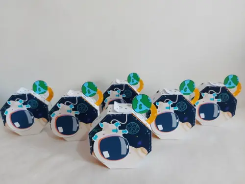 Caixa Oitavada Astronauta