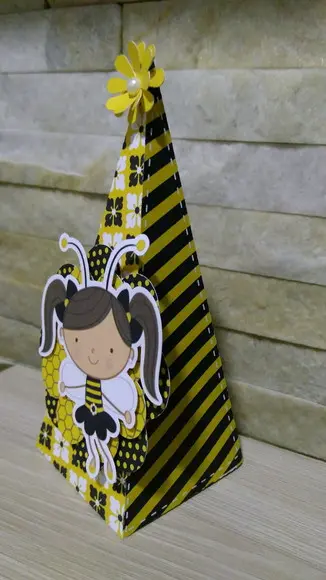 Caixinha Cone/pirâmide Abelhinha