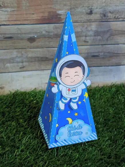 Caixinha Pirâmide Menino Astronauta
