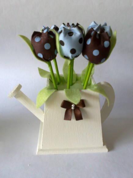 * Regador em MDF com Tulipas de Tecido *
