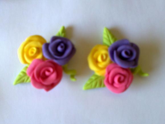 Aplique Rosas* em Biscuit