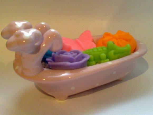 Banheira de Porcelana com Sabonetes