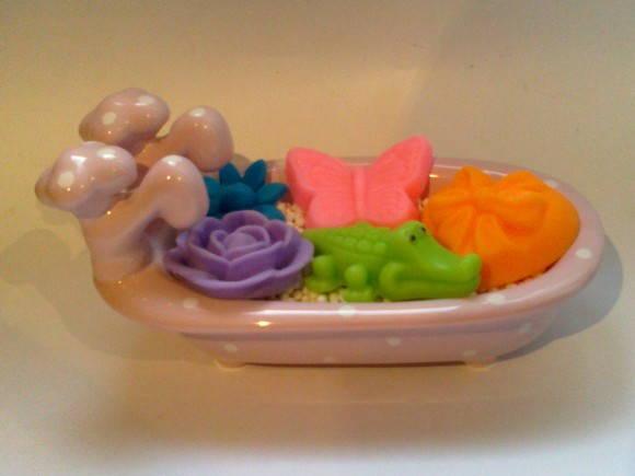 Banheira de Porcelana com Sabonetes