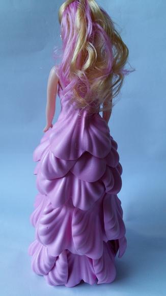 Boneca com vestido em EVA