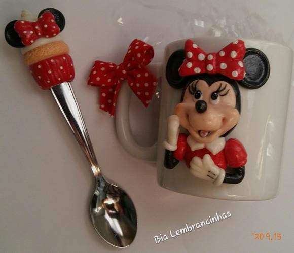 Caneca Personalizada com Minnie de Biscuit